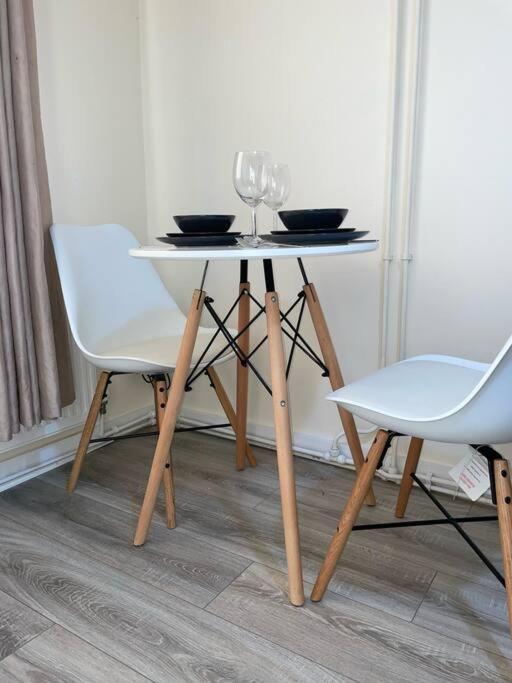Modern 1 Bed Apartment In The City Centre Of Derby Esterno foto